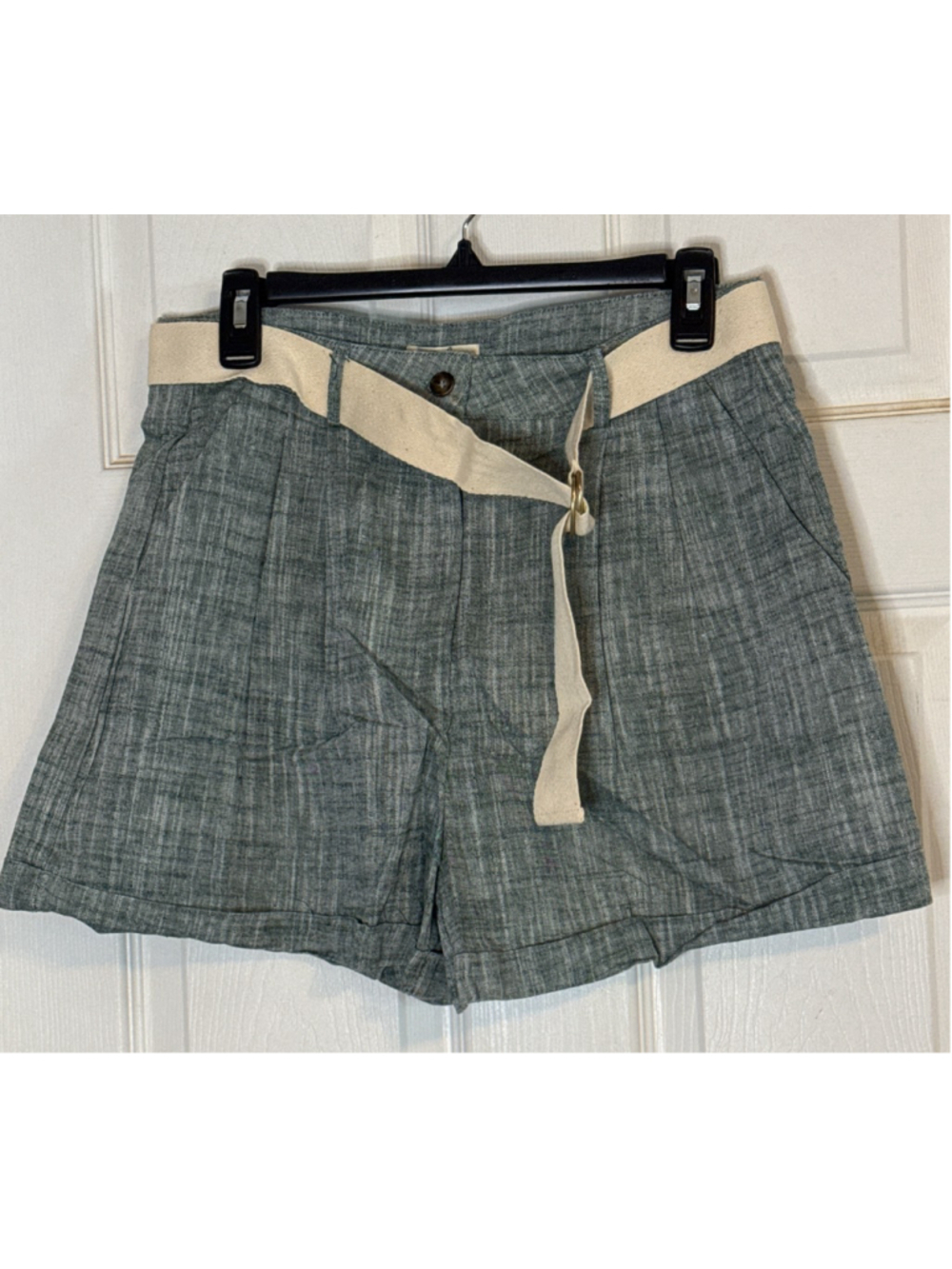 Easel Green & Beige Belted Shorts M